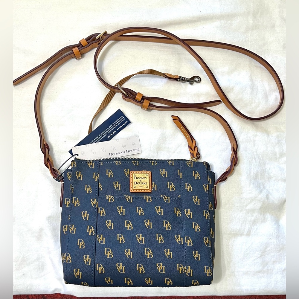 🎄🎄🎄🎉New With Tags Dooney & Bourke Marlee Blue & Gold Crossbody Bag